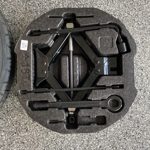 NEW SPARE 15” TIRE KIT - from a 2020 Kia Soul - Picture 2 of 7